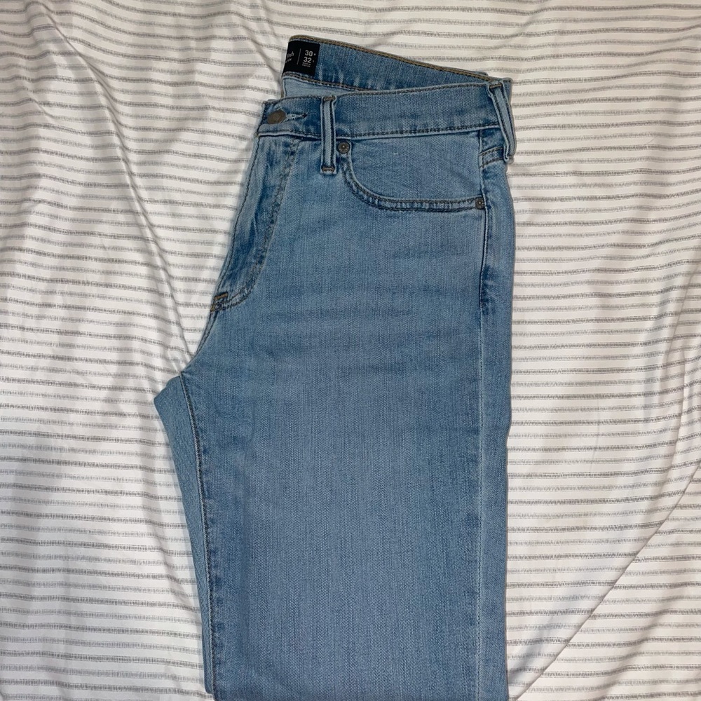 ABERCROMBIE BLUE DENIM JEANS